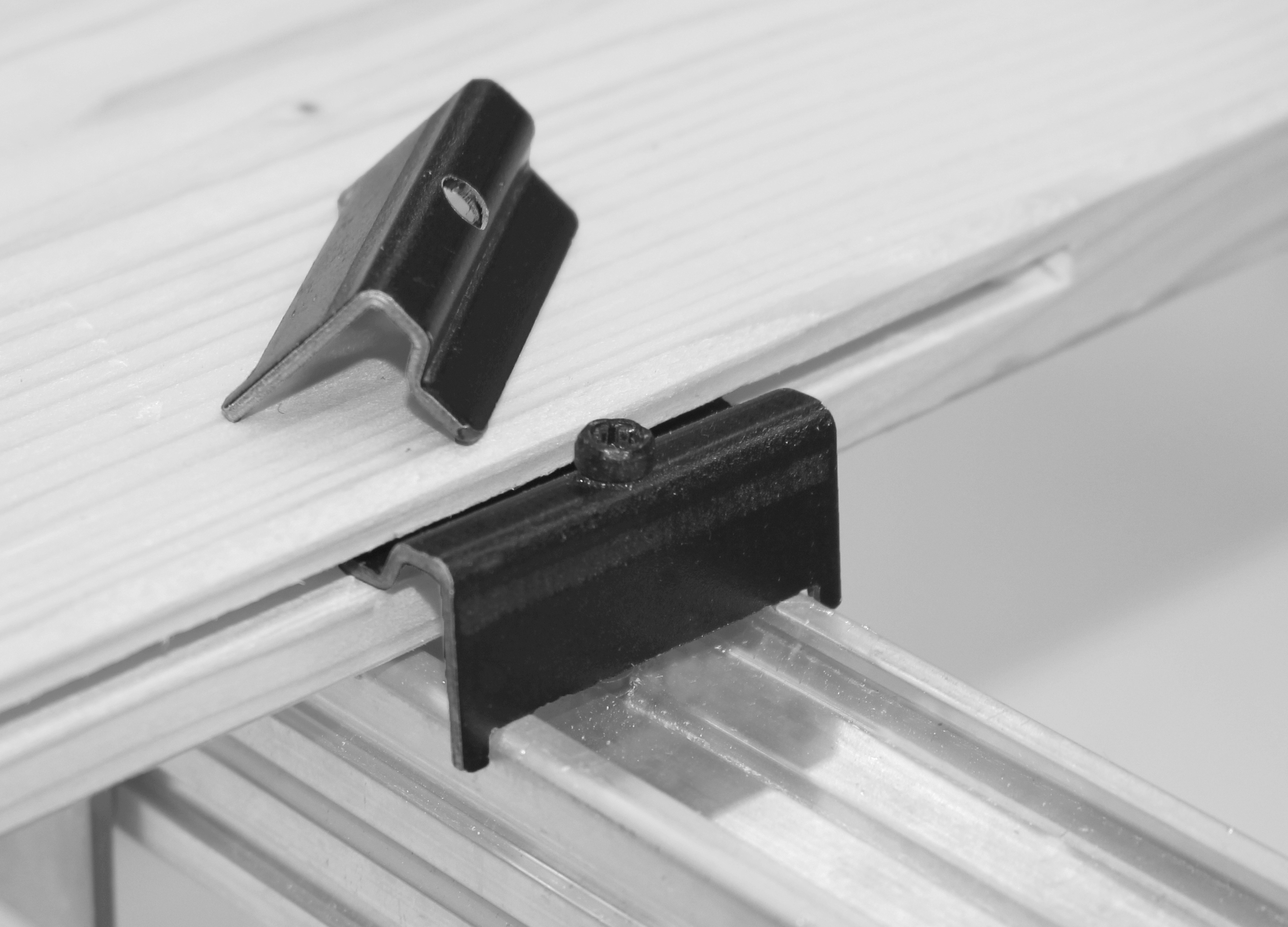 Zinco Elefeet Randklammer Holzbelag, schwarz, Pack à 30 Stück, verzinkt