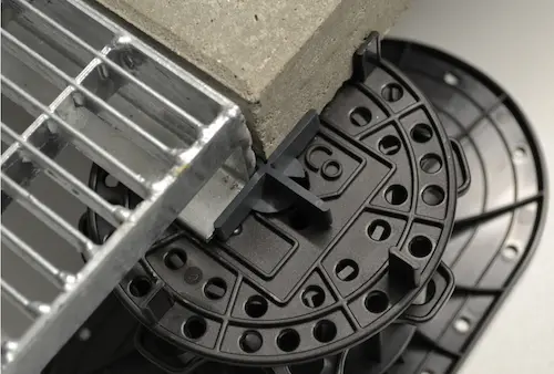 Stelzlager_mit_Rost_und_Platte